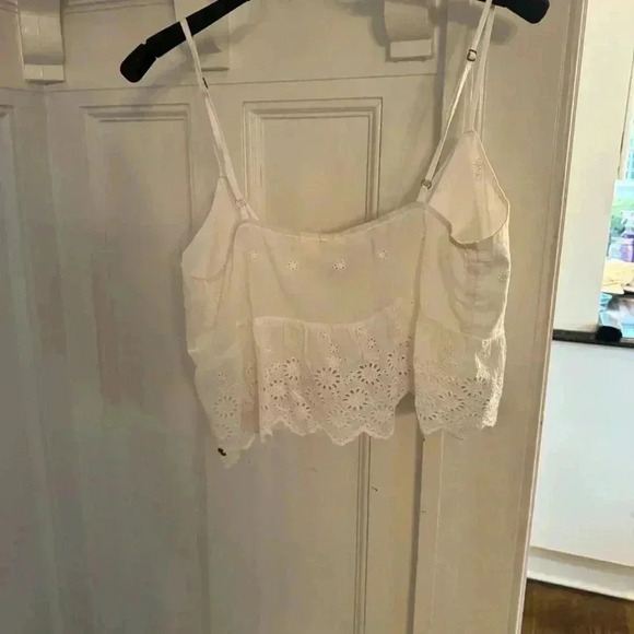 NWT Roxy women’s white eyelet crop top. Ties in front Size Large - Picture 2 of 11